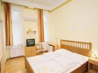 Club & Hotel *