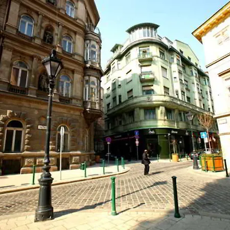 Club & Hotel Budapest