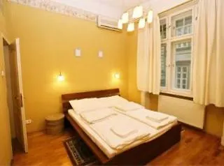Club & Hotel