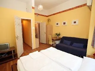 Club & Hotel