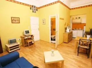 Club & * Budapeşte